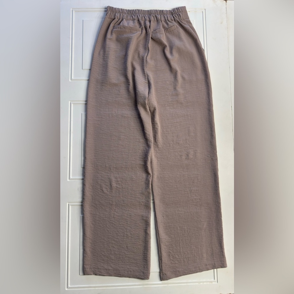 Milk & Honey Women’s Sz M Pink Taupe Wide Leg Satin Feel Pants Pleated Trousers - Picture 4 of 6